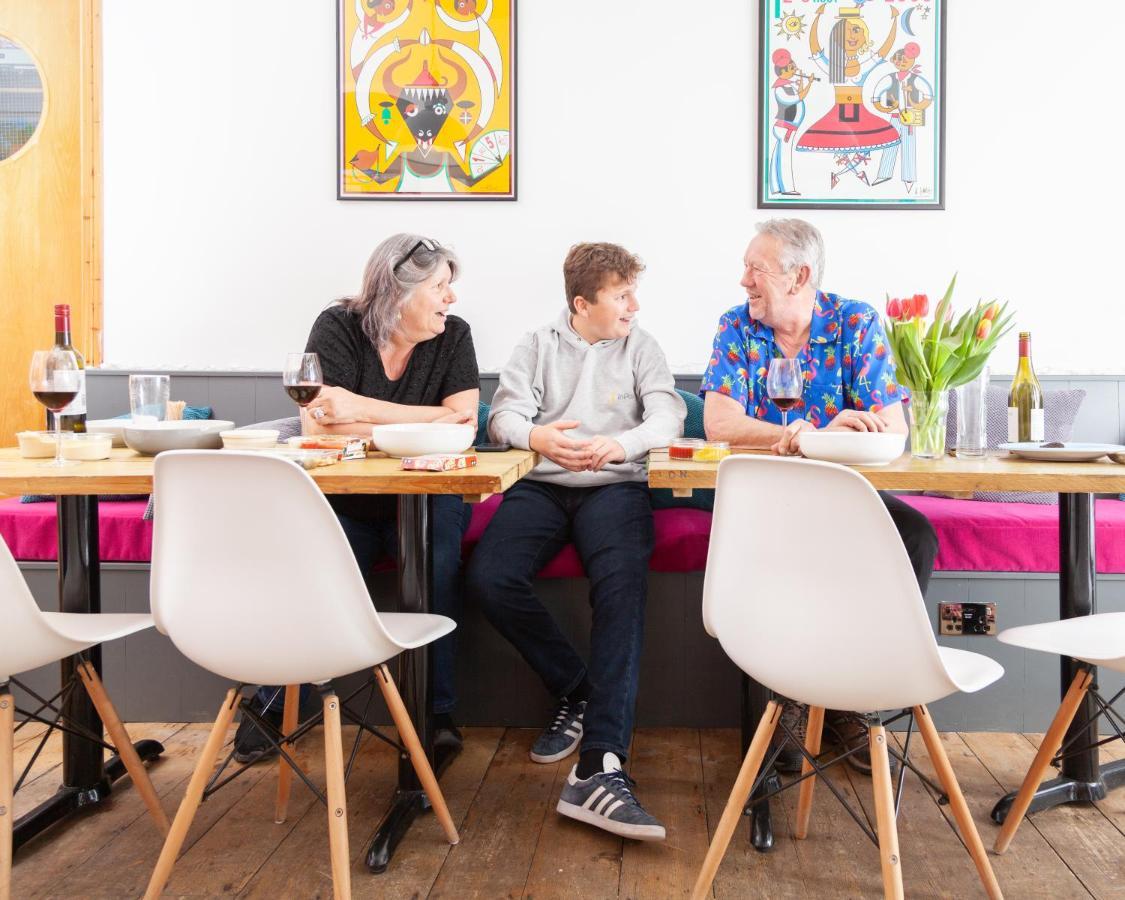 Ocean Backpackers Self-Catering Hostel イフラクーム エクステリア 写真