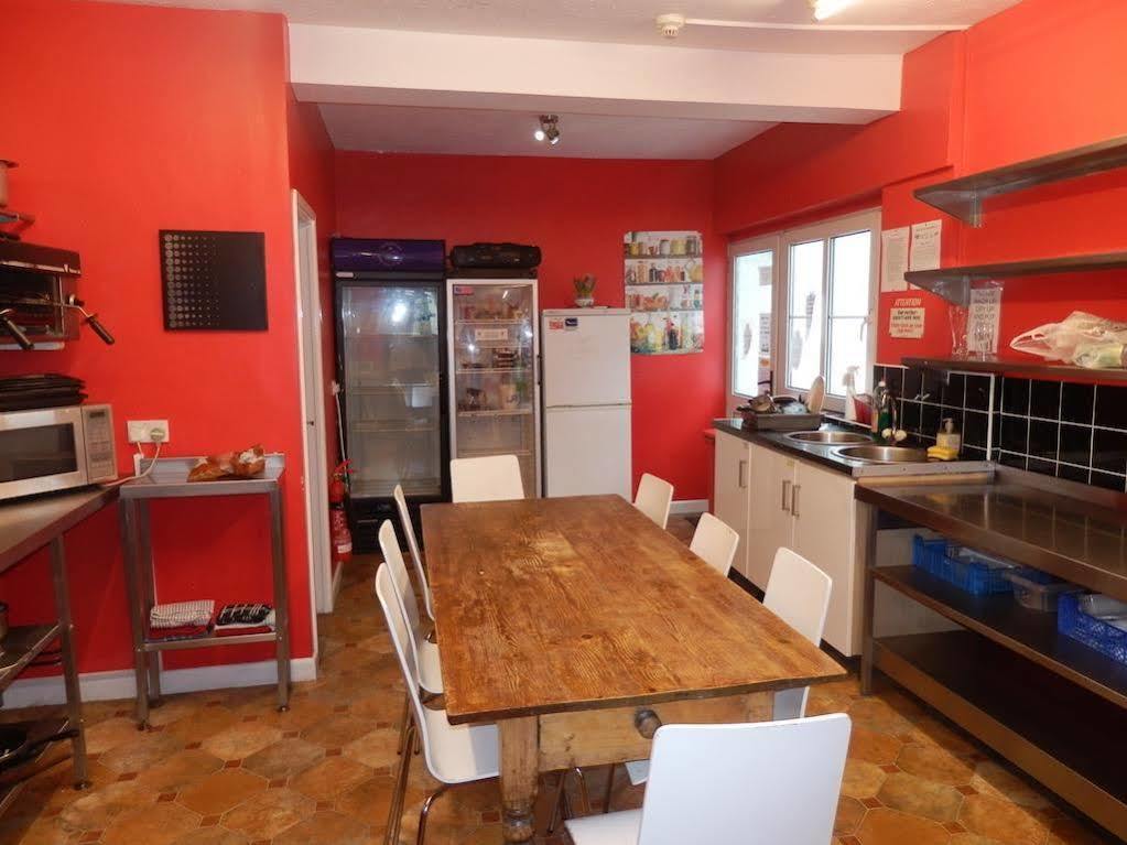 Ocean Backpackers Self-Catering Hostel イフラクーム エクステリア 写真